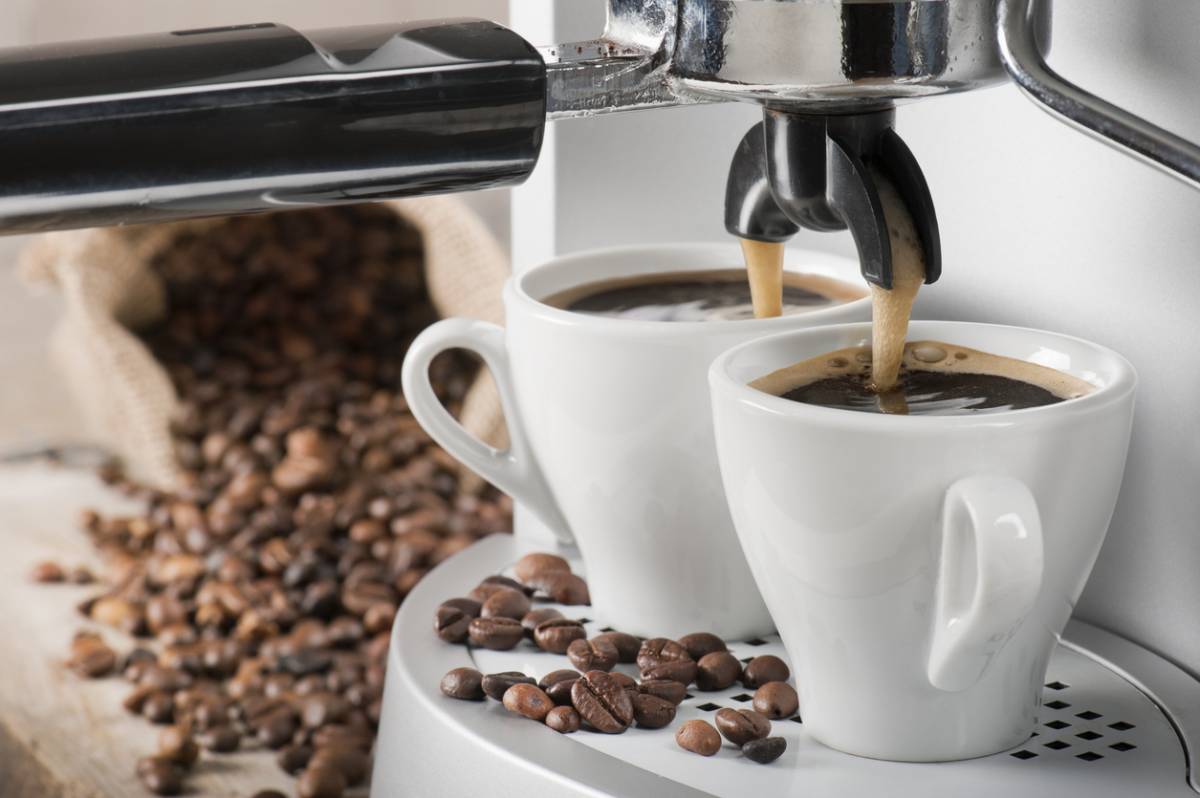 Machine expresso manuelle : l'art de reprendre le contrôle sur son café